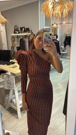 Vestido un hombro rayas