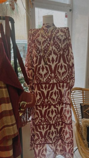 Vestido estampado burdeos y beige