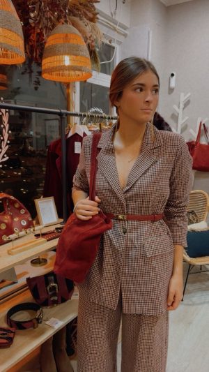 Conjunto cuadros traje de chaqueta, tonos burdeos