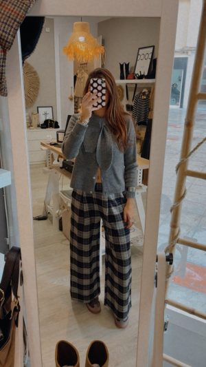 Rebeca gris lazo cuello lanita