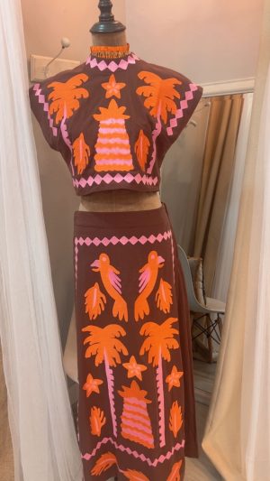 Conjunto estampado marron y colores