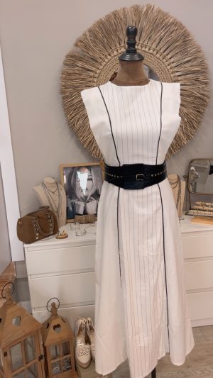 Vestido blanco ribetes negros