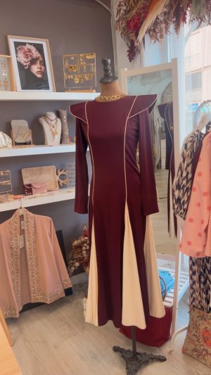 Vestido capa Beige y Burdeos